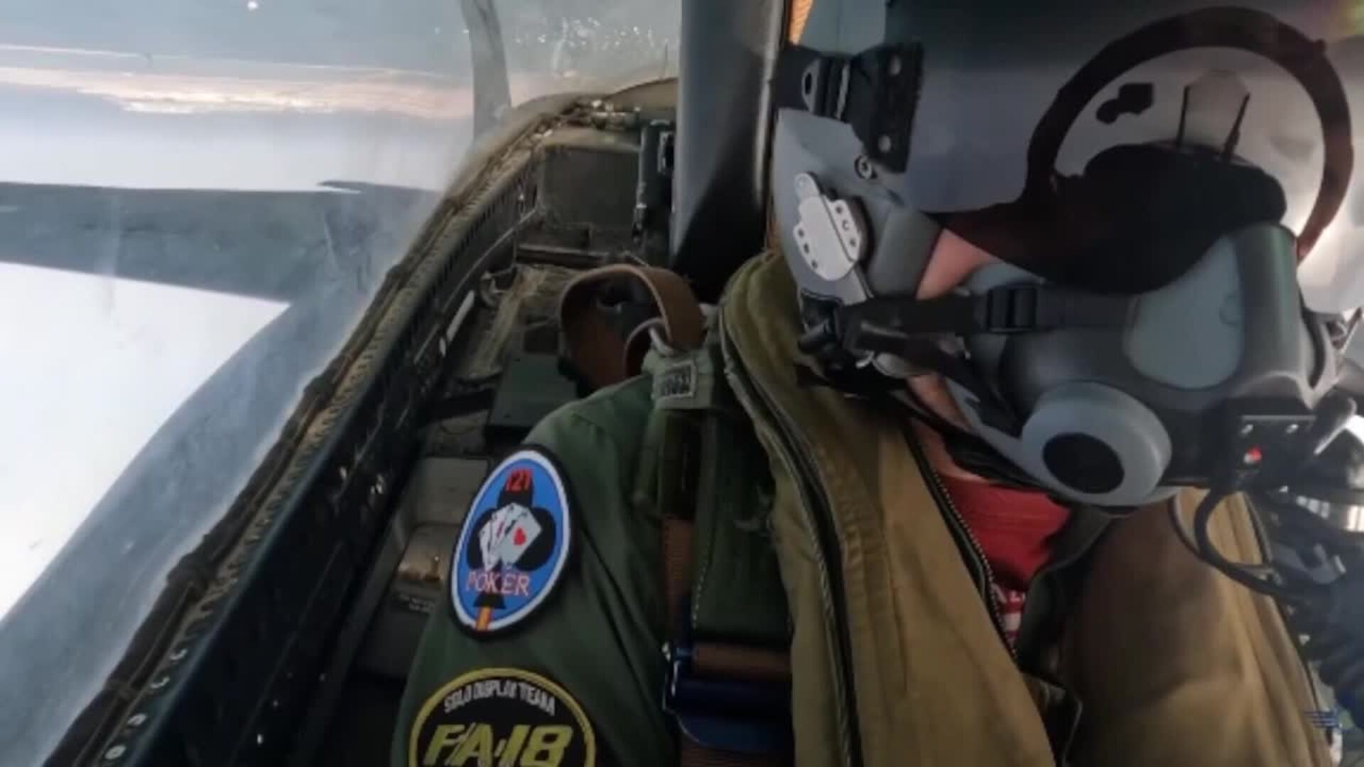 La Patrulla Águila se despide en Murcia arropada por miles de personas después de 40 años