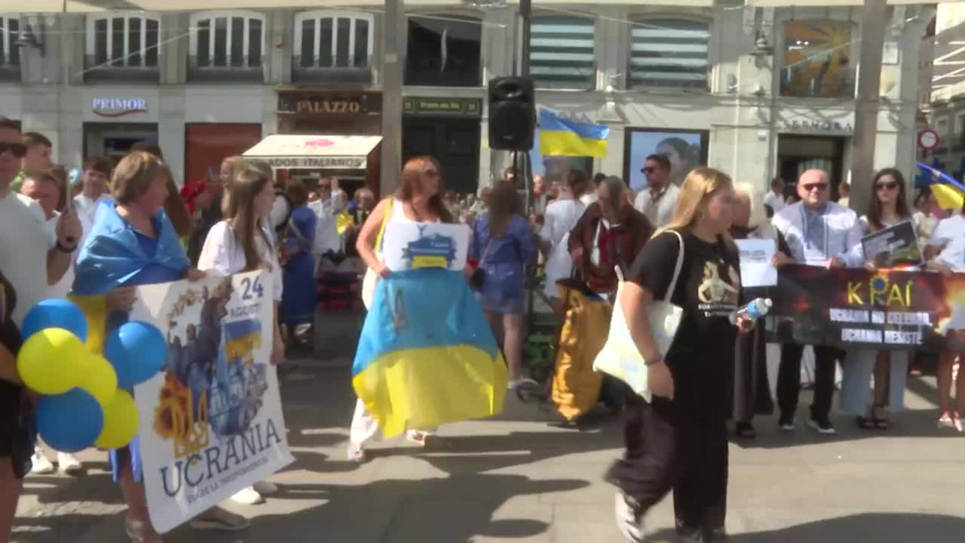 Manifestación en Madrid clama por la paz en el Día de la Independencia de Ucrania