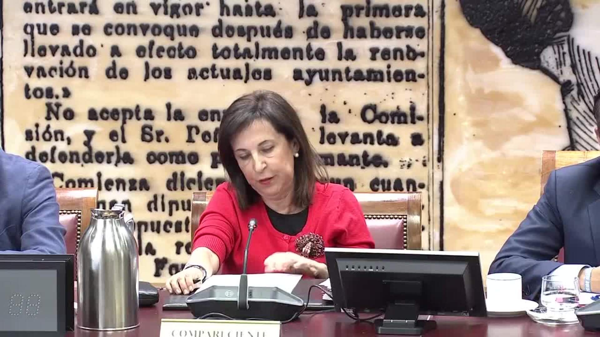 Robles recrimina a las CCAA falta de prevención y retrasos en pedir medios con los incendios