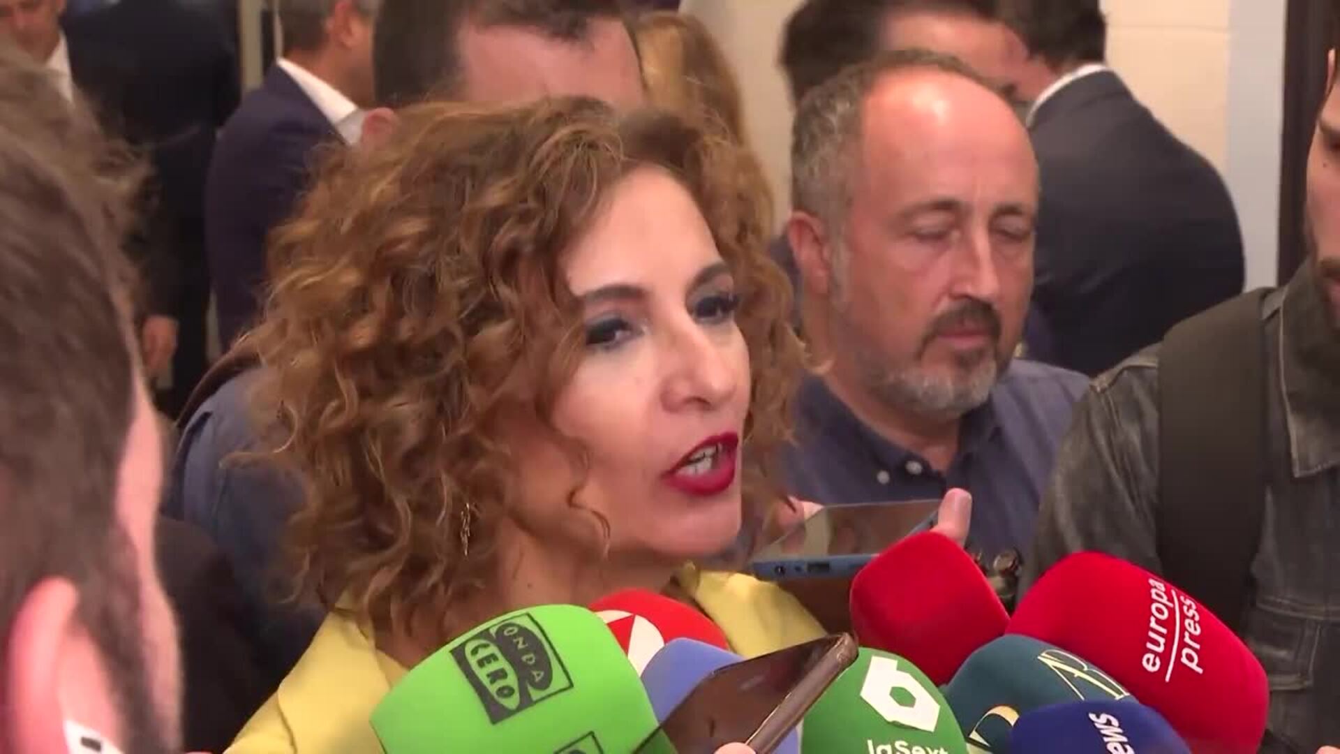 Montero pide discreción ante las conversaciones entre Zapatero y Puigdemont