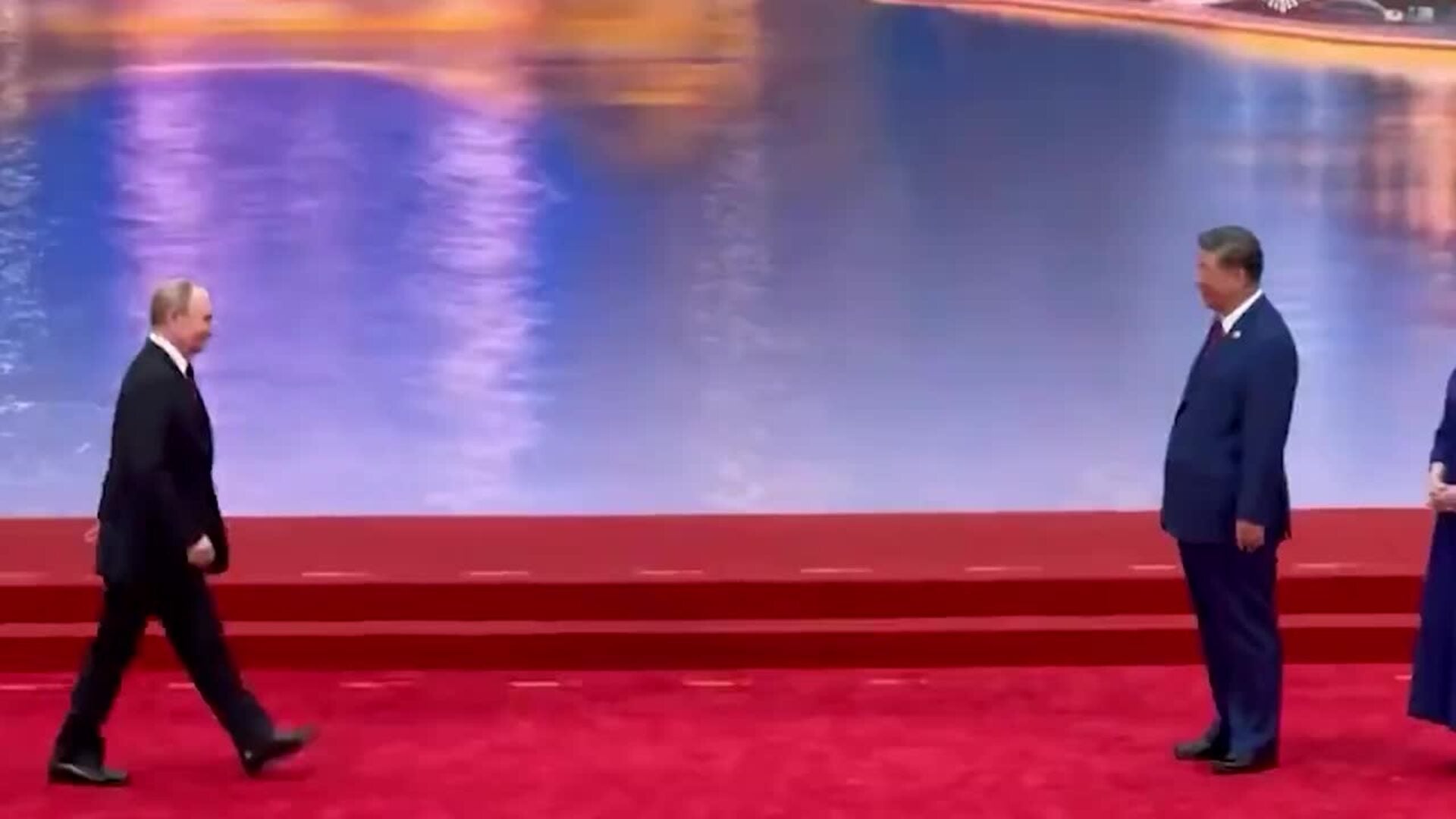 Trump asegura que China aprueba la venta de las operaciones estadounidenses de TikTok