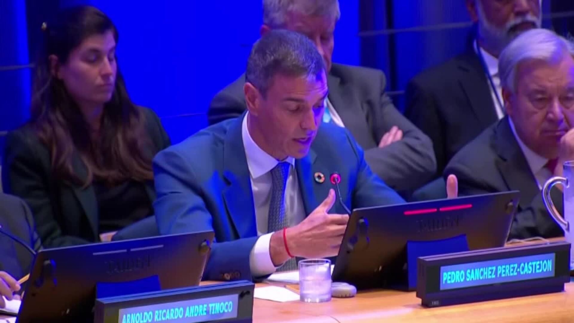 Sánchez defiende una "respuesta multilareral" para regular la IA