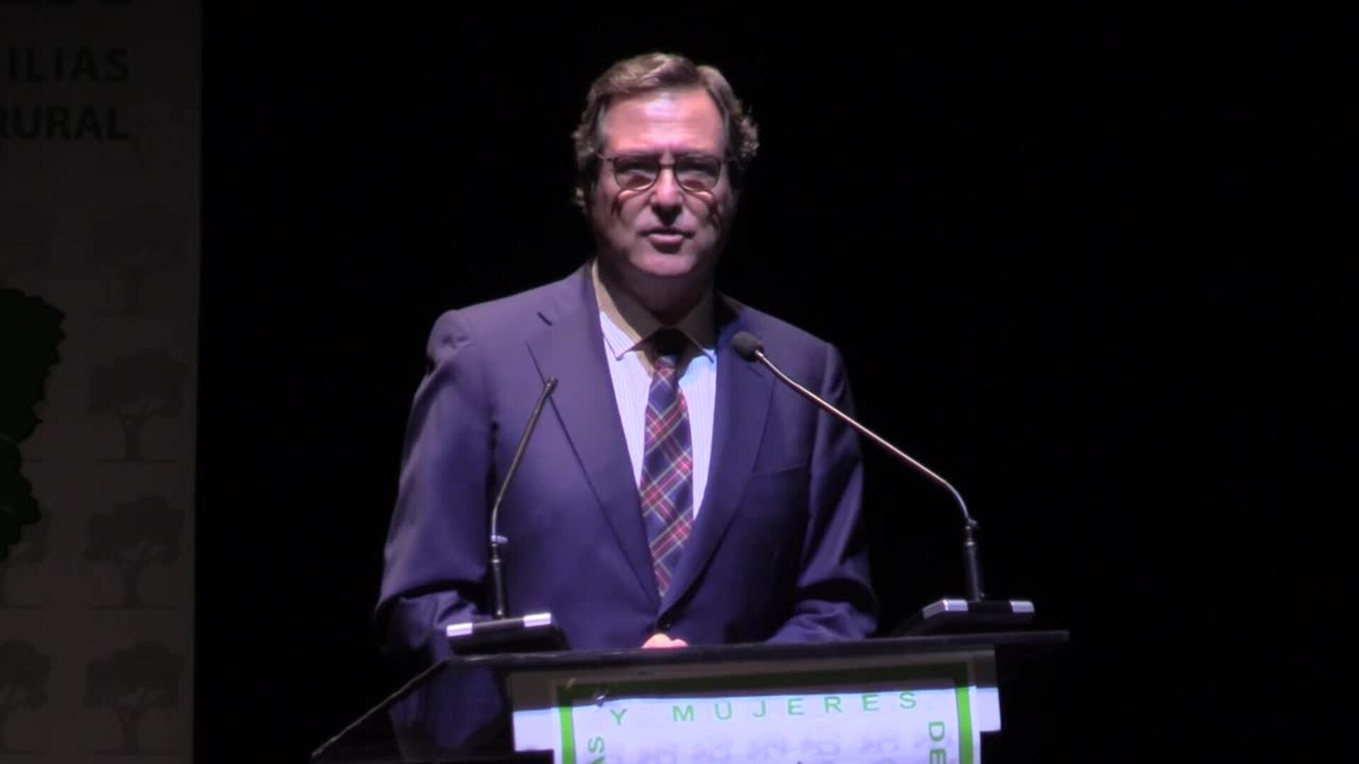 Garamendi defiende la igualdad constitucional de las comunidades autónomas