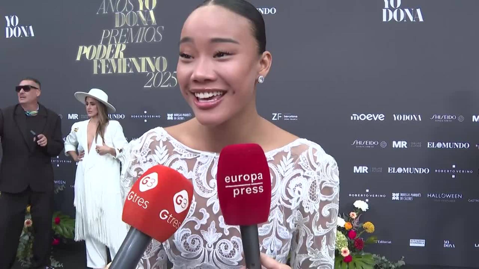 Nona Sobo desliza que está soltera ante los rumores de relación con Marc Bartra