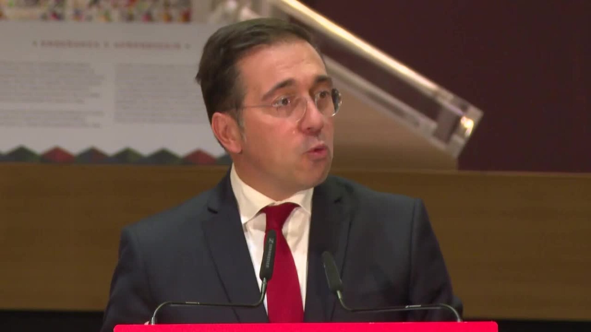 Albares inaugura muestra sobre arte indígena mexicano: "Hubo injusticia, justo es reconocerlo"