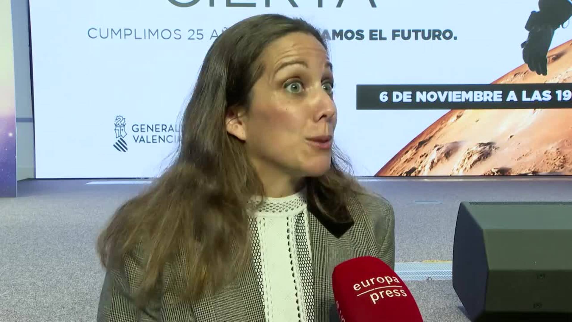 Astronomía y trajes espaciales en una conferencia del Museu de les Ciències