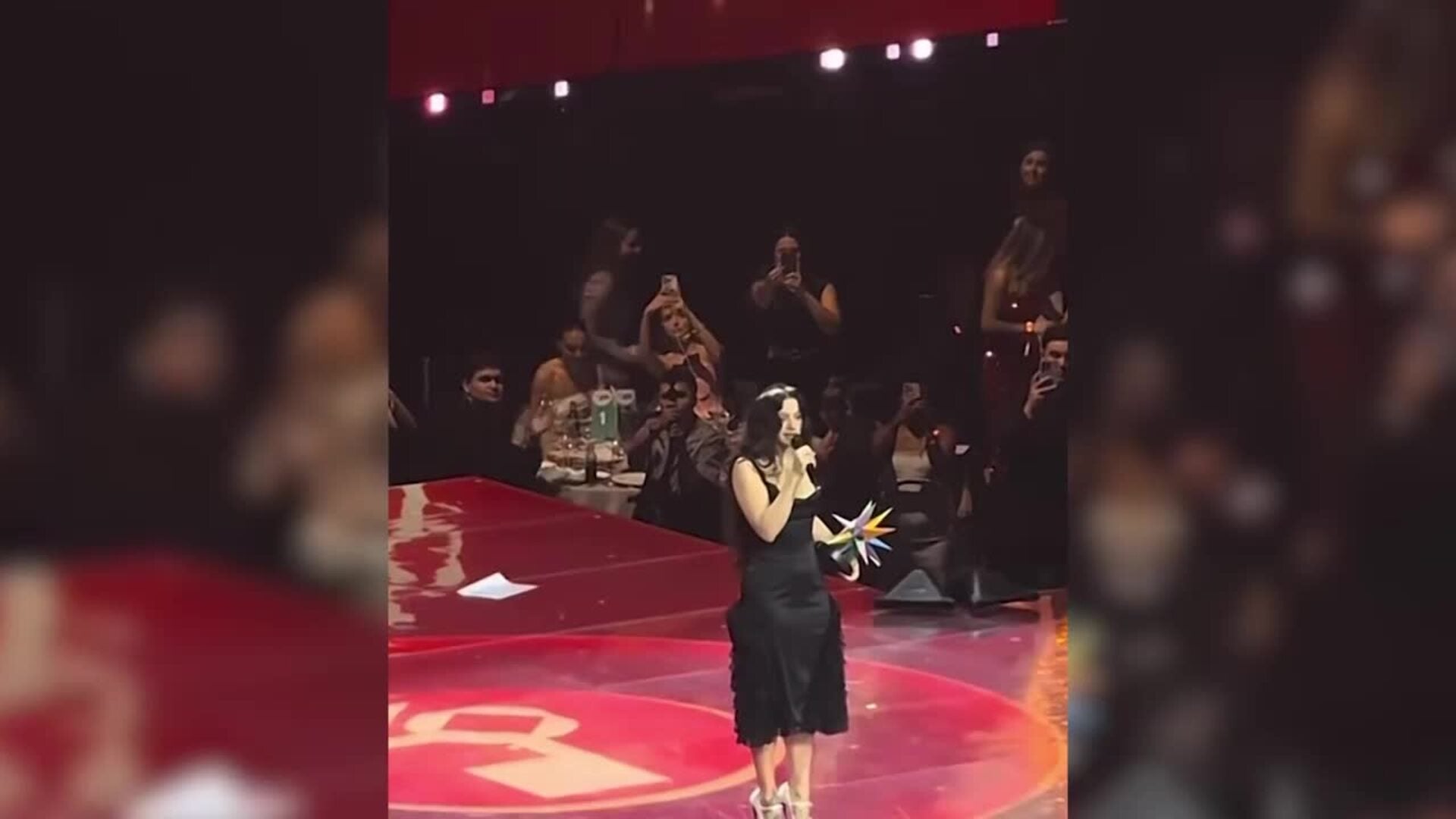 Rosalía deslumbra en Los 40 Music Awards con un look rompedor