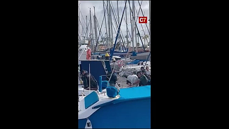 Así fue el desahucio de Margarita de 71 años en el Muelle Deportivo de Las Palmas