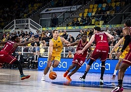 Sonrojante derrota del Granca y pitada histórica ante el Lleida (50-68)