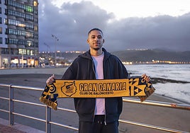 Kassius Robertson, ya en la isla, activa la salida de Braian Angola del Gran Canaria