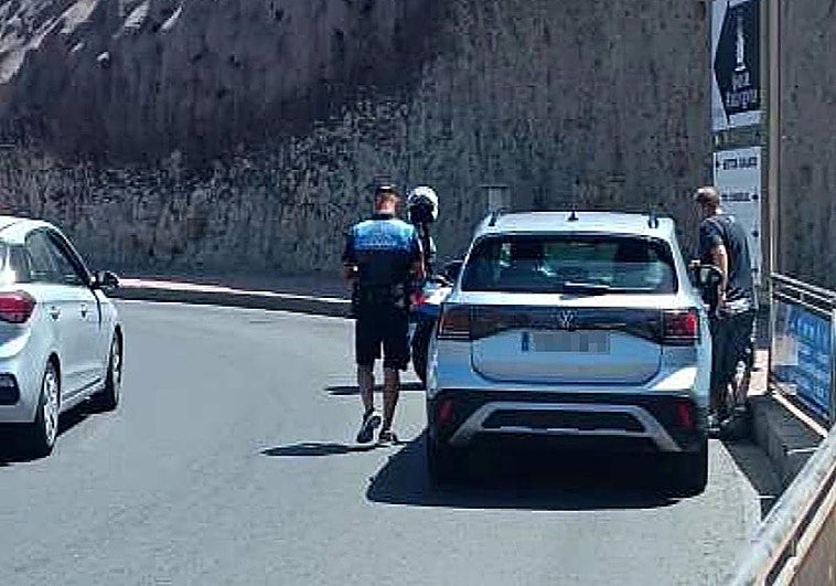 El policía local de Mogán pasó de «quedarse con el dinero» de una multa en 2020 a 456 en 2024