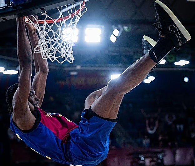 El CB Gran Canaria ficha espectáculo con el exjugador del Barça Chimezie Metu