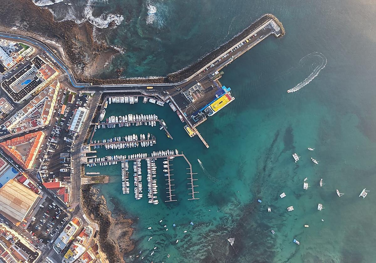 The Port of Corralejo Awaits a Security Breakwater Since the 2022 Storm