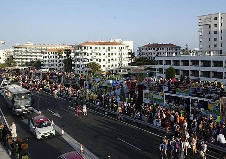Malestar entre los nueve excluidos de la cabalgata del carnaval de Maspalomas