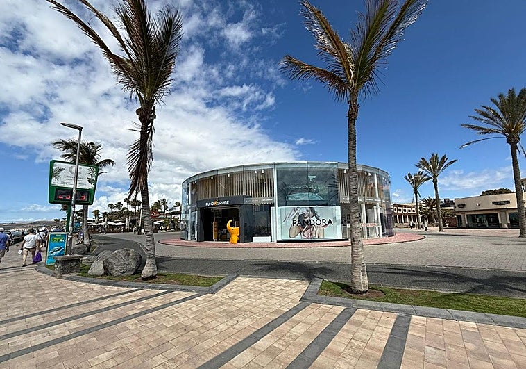 Urbanismo propone al pleno la ordenación y mejora de los kioscos de Meloneras sin aumentar la ocupación del paseo