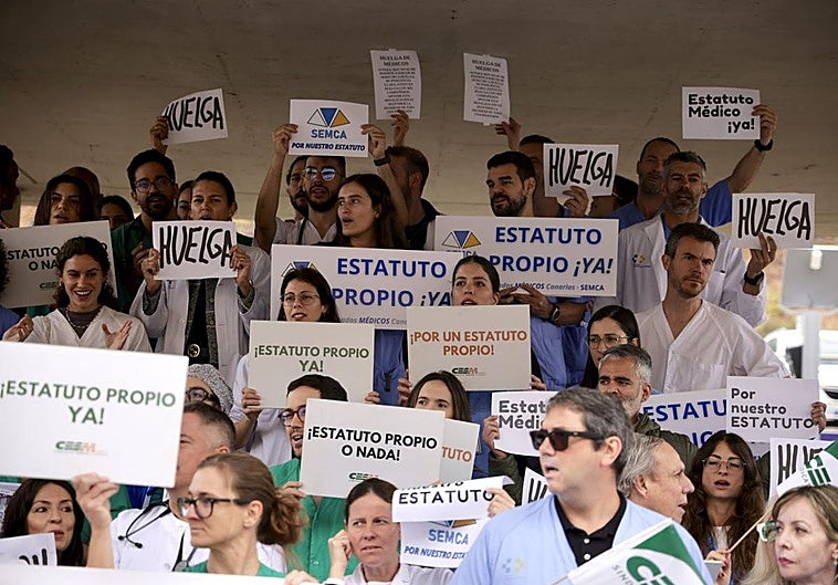 16.000 consultas y 345 operaciones suspendidas en Canarias en la última huelga médica