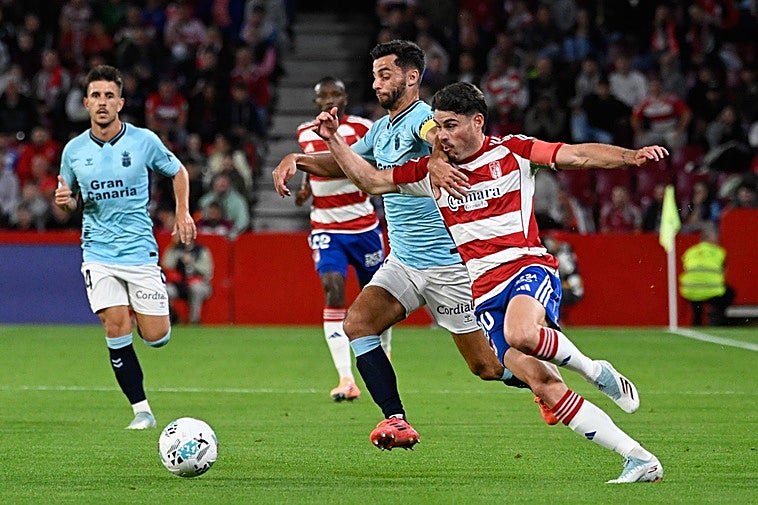 Sin mareos ni enredos, a la UD Las Palmas le toca decidir