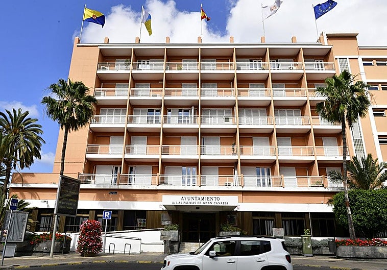 Ni tan bien como Madrid, ni tan mal como Mallorca: Las Palmas de Gran Canaria tarda 58 días en pagar sus facturas