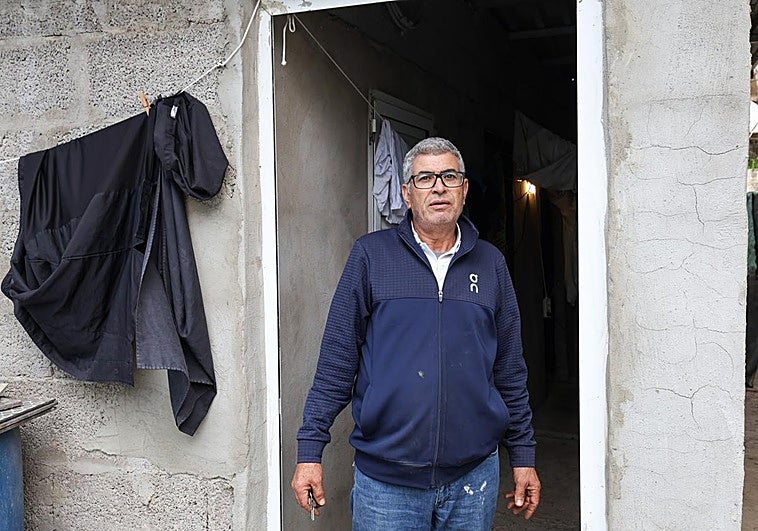 Carrera contrarreloj para evitar ser desahuciados: «Ninguno de los que vivimos aquí queremos esto»