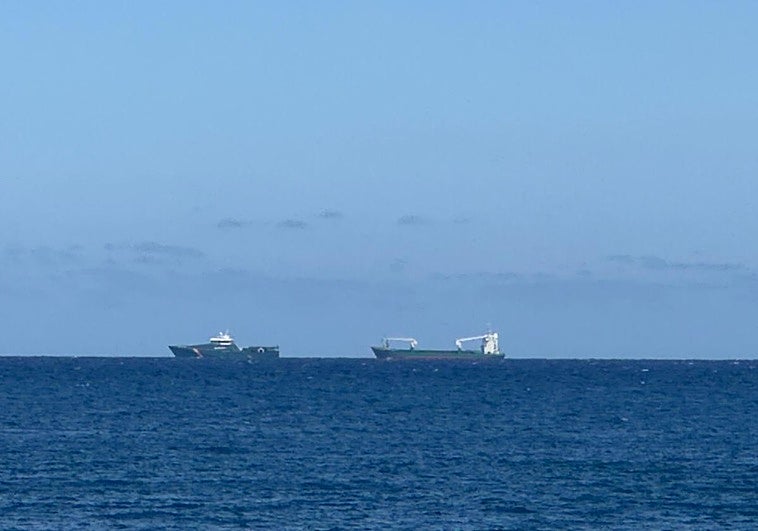 Remolcan a Gran Canaria un carguero con un gran alijo de cocaína apresado en el Atlántico