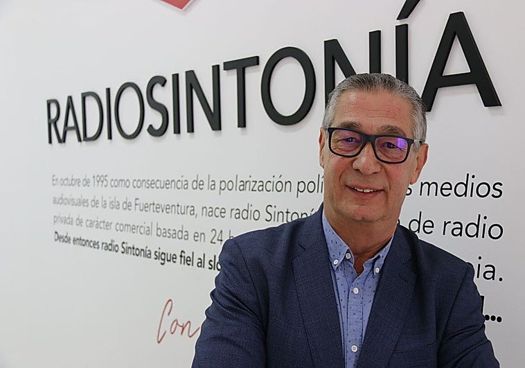 Muere Santiago Travieso, el periodista que retransmitió el devenir de Fuerteventura de las últimas décadas
