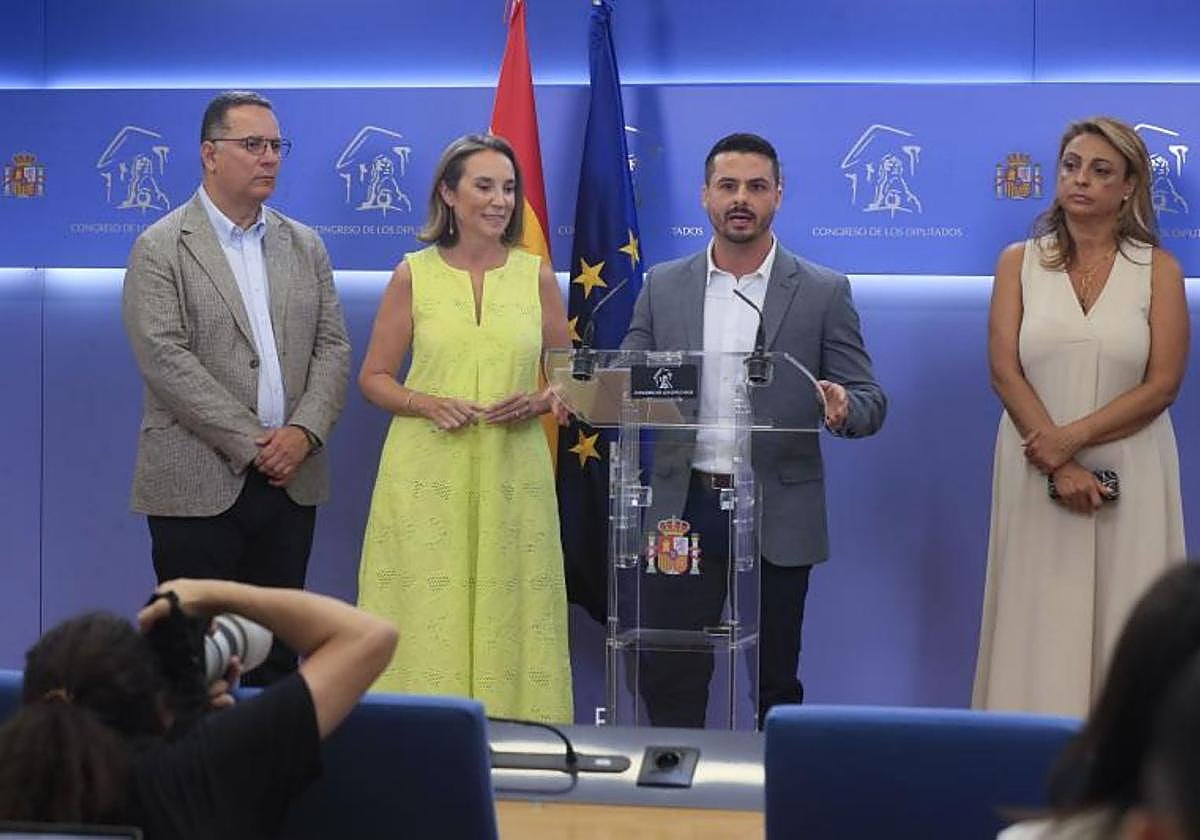 CC replica al PP que no se debe «ni al PP ni al PSOE» y defiende su abstención en el Senado