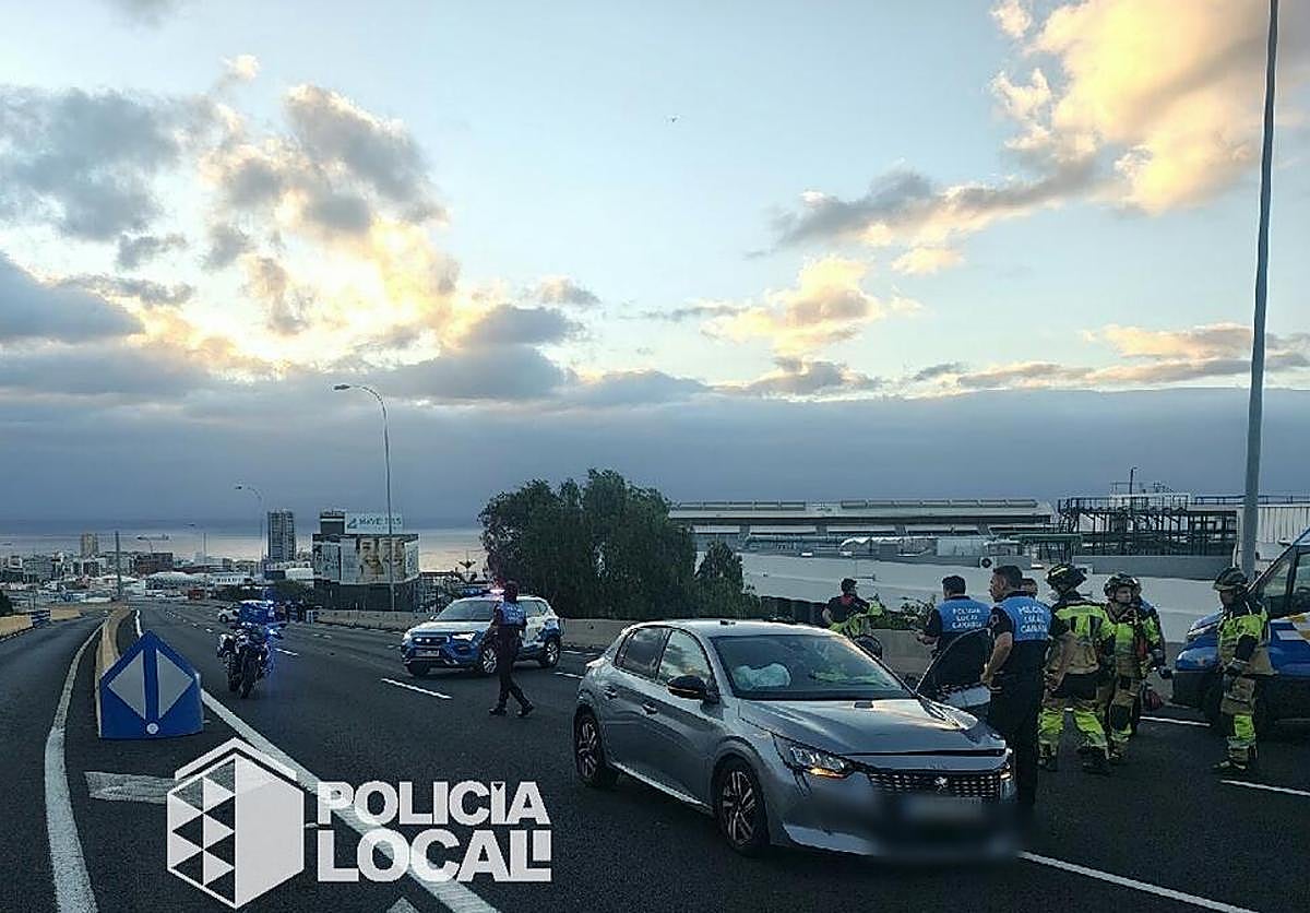 Un conductor drogado, grave tras provocar un accidente en sentido contrario en la TF-5