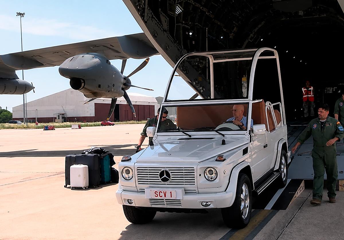 Un Mercedes reforzado contra ataques terroristas: el papamóvil ya tiene fecha de llegada a Gran Canaria