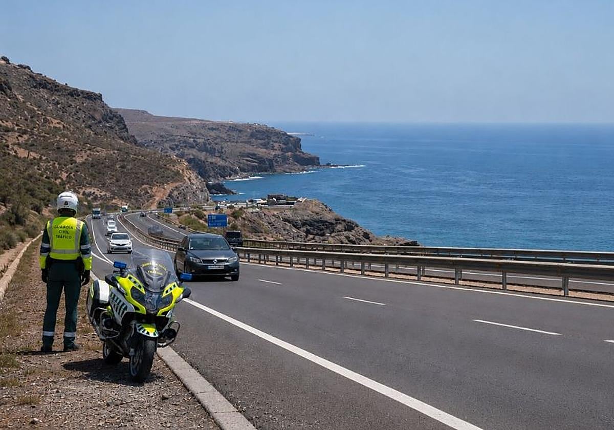 The AUGC reports that the Civil Guard leaves Gran Tarajal (Fuerteventura) with only three operational officers. The AUGC reports that the Civil Guard leaves Gran Tarajal (Fuerteventura) with only three operational officers.