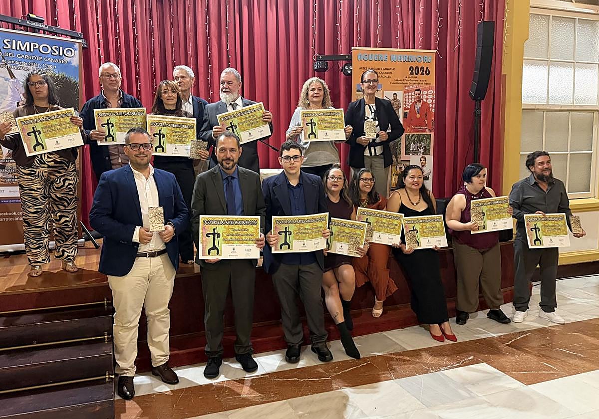 La Federación de Lucha del Garrote Canario celebra el tagoror de las artes marciales