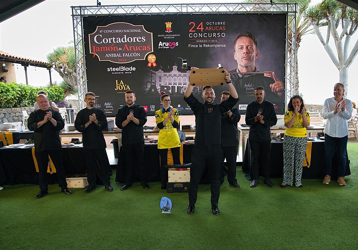 Arucas corona al mejor cortador de jamón y lo lleva al Campeonato de España