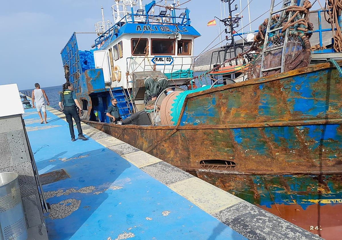 Tuineje exige el traslado del pesquero robado desde Gran Tarajal al muelle de Puerto del Rosario | Canarias7