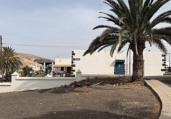 Exterior del consultorio de Mala.