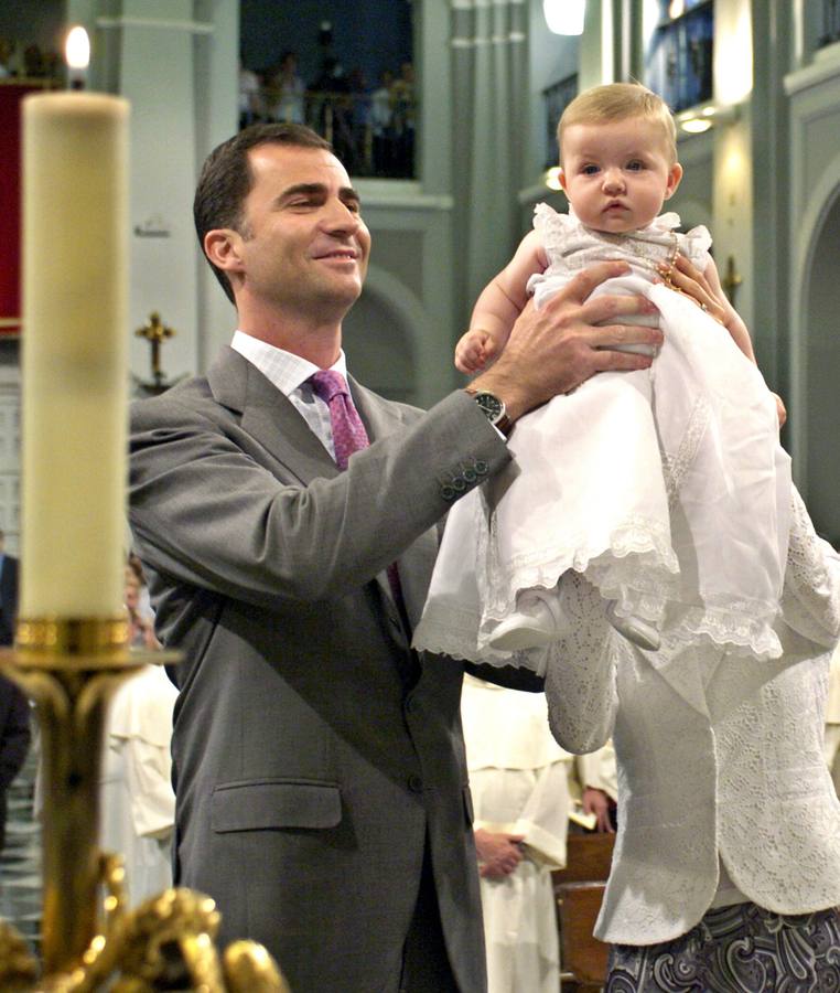 La infanta Leonor, el día de su presentación a la Virgen de Atocha en 2006