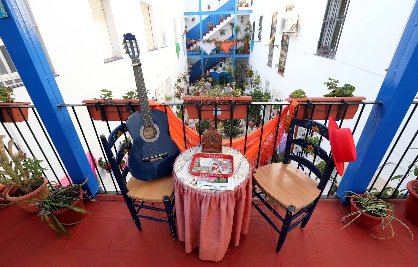 Los adornos, elementos imprescindibles para todo buen corralón.