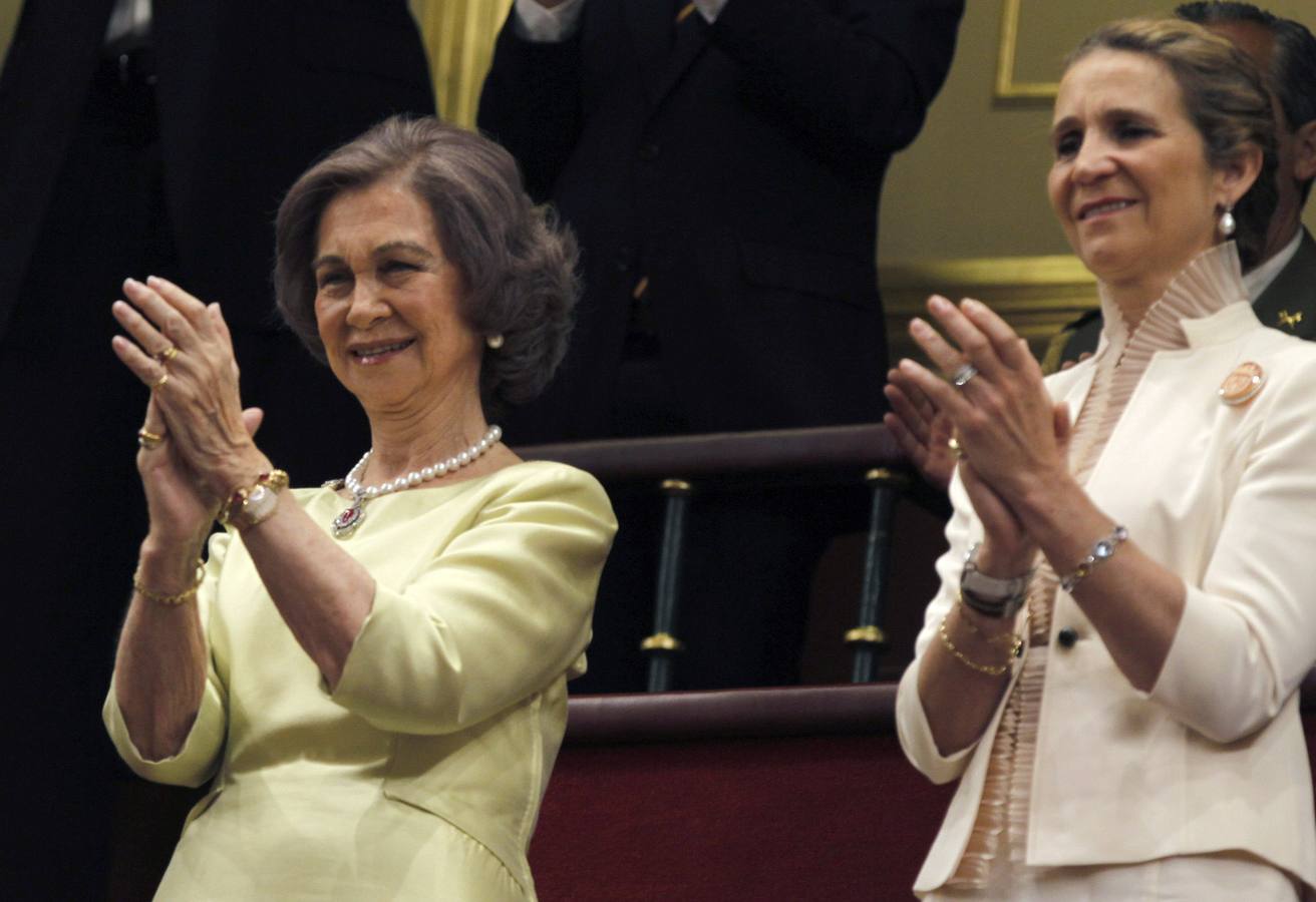 Felipe VI jura la Constitución ante las Cortes