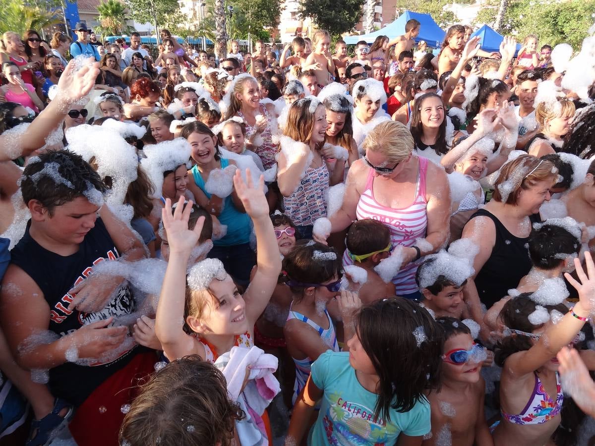 Ciudad Jardín vive su fiesta de la espuma