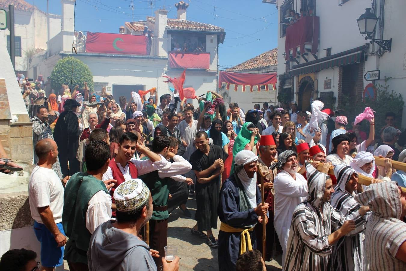 Benalauría celebra su fiesta de Moros y Cristianos