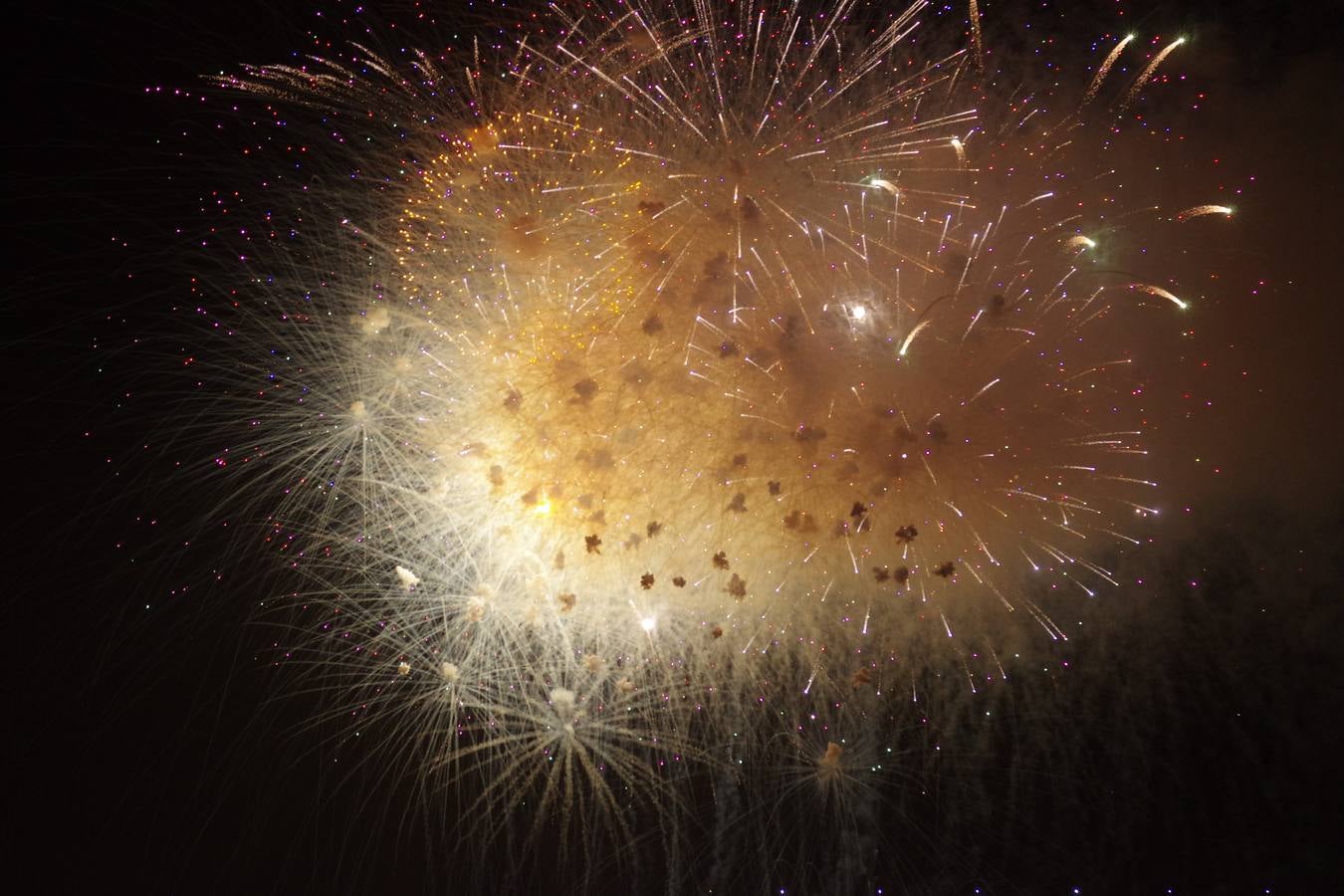 Los fuegos artificiales marcan el inicio de la Feria de Málaga