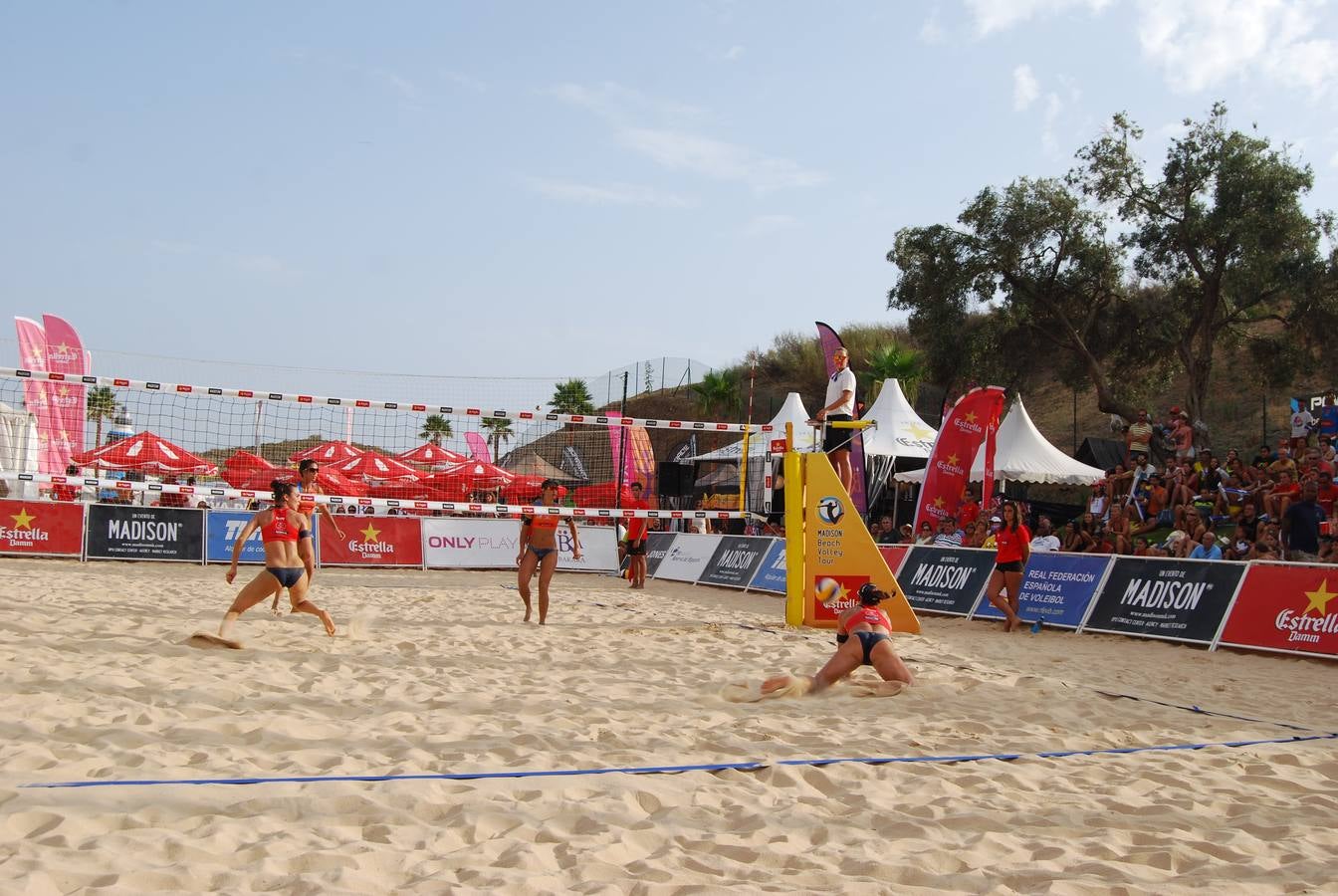 La final del Madison Beach Voley Tour en Fuengirola, en fotos