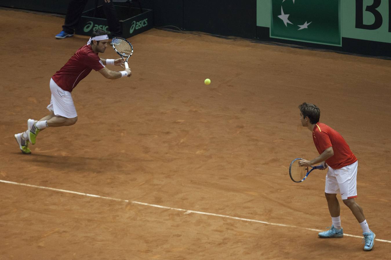 Brasil gana el punto del dobles a España