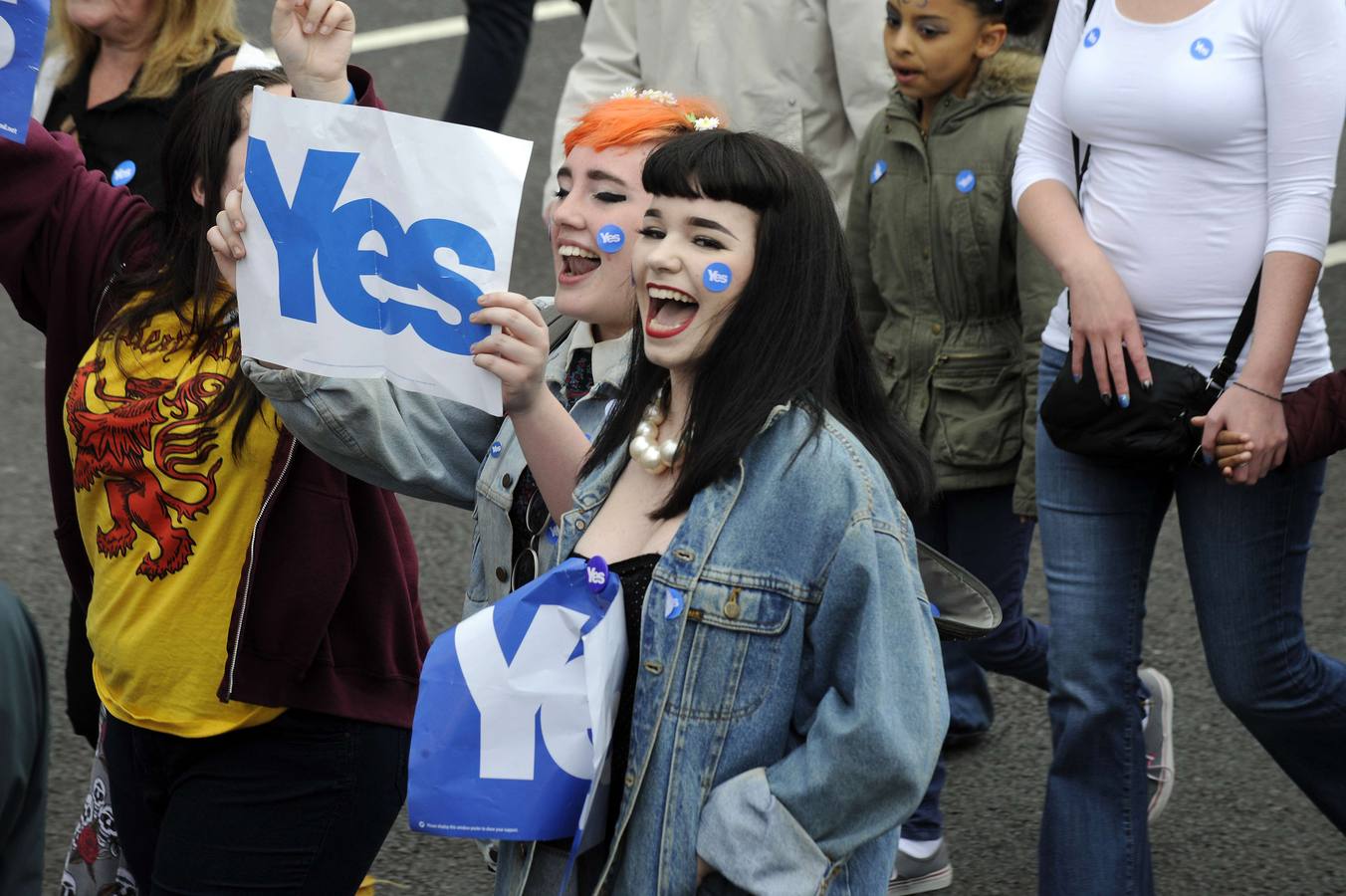 Independencia de Escocia. Proindependentistas claman por el 'sí' durante una marcha en Glasgow de cara al referéndum escocés