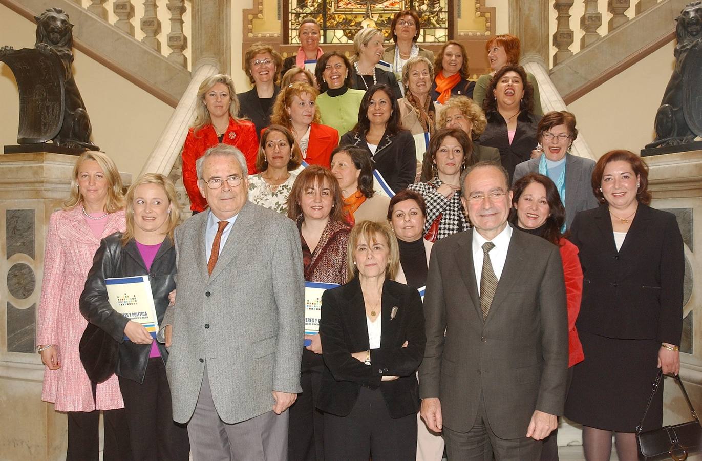 Día de la Mujer (2005). Encuentro de mujeres concejalas del Ayuntamiento, con motivo del Día de la Mujer