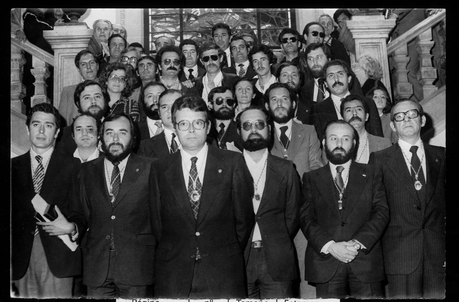 Imagen de la primera corporación democrática de Málaga (1979) con el alcalde Pedro Aparicio en primer término. Imagen de la primera corporación democrática de Málaga (1979) con el alcalde Pedro Aparicio en primer término