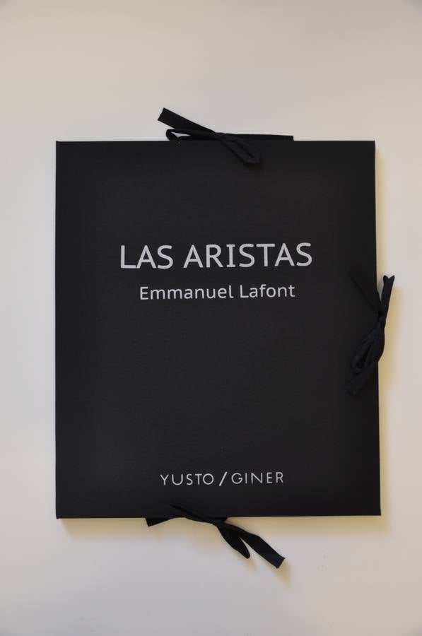 Emmanuel Lafont presenta en Estampa la carpeta titulada 'Las aristas'.