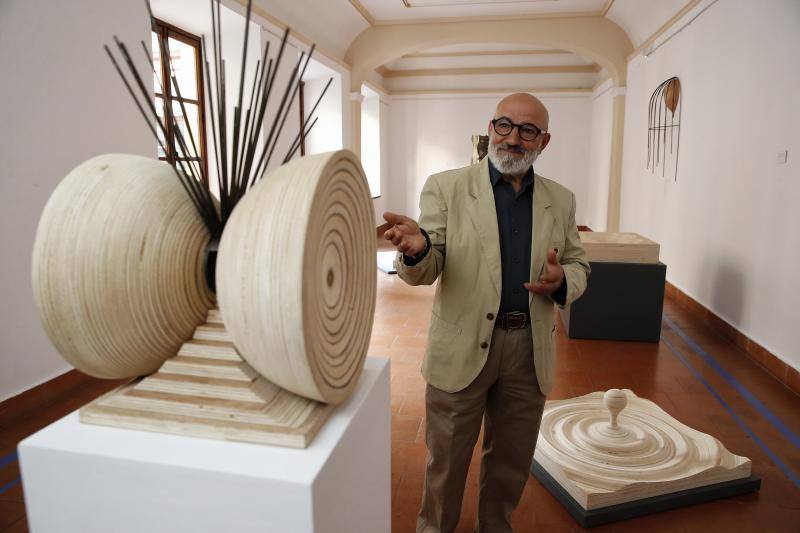 El Ateneo expone una veintena de piezas del escultor Suso de Marcos