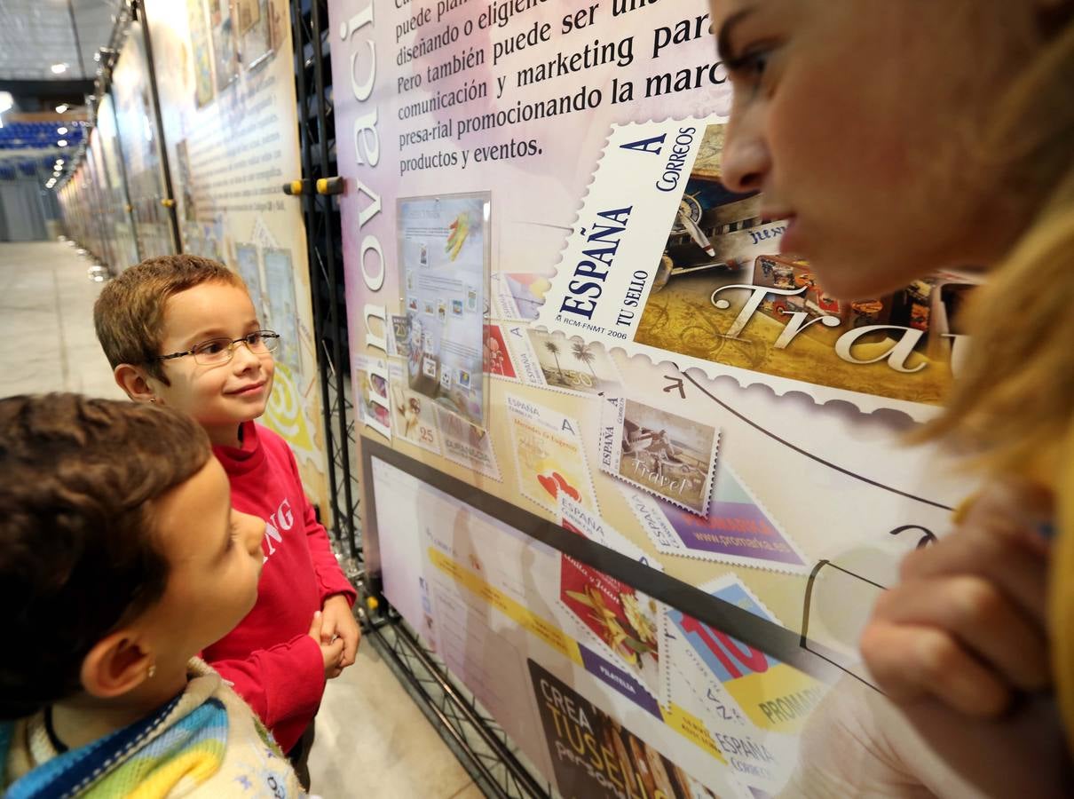 Málaga intenta batir un récord mundial de sellos