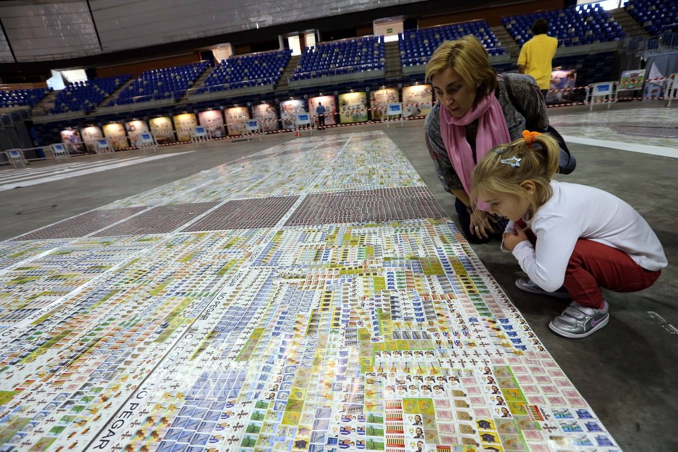 Málaga intenta batir un récord mundial de sellos