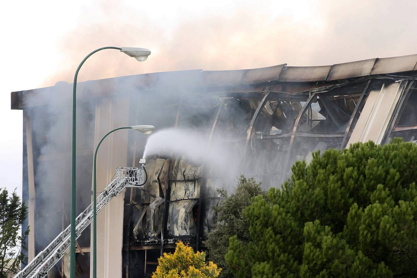 Arde la planta de Campofrío en Burgos