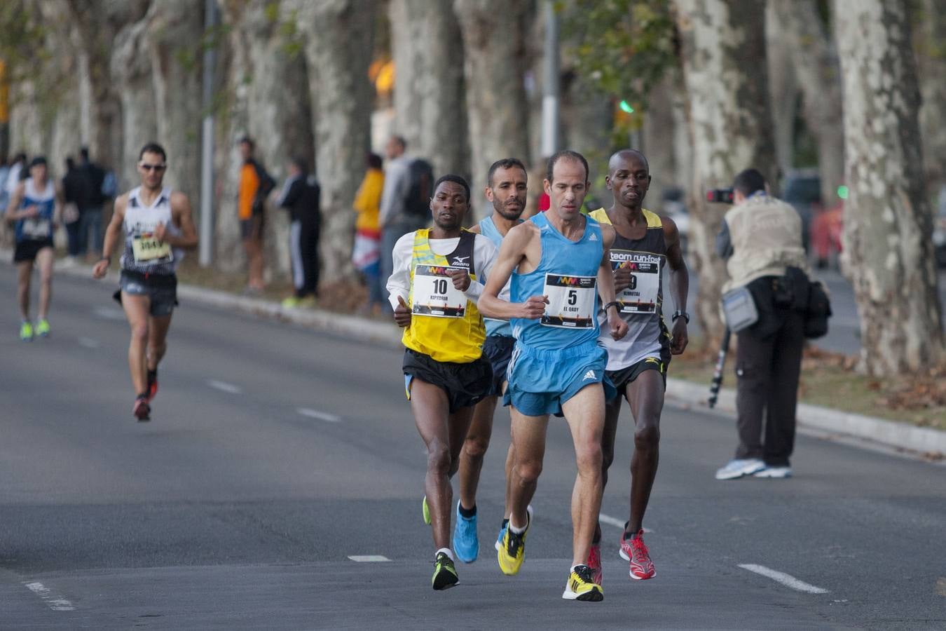 La carrera sale del Parque